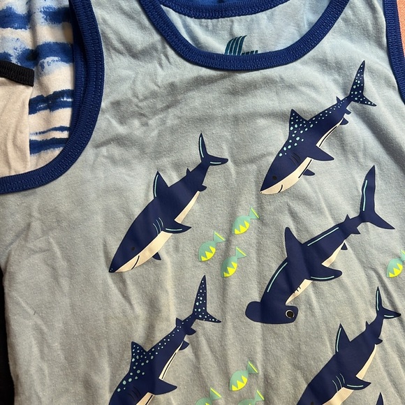 Bundle of 5 boys tanks tops 5T - Picture 4 of 4
